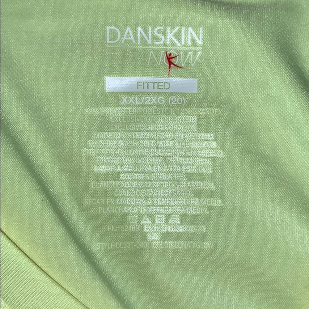 Athletic Shirt and Cropped Pants - Picture 3 of 7